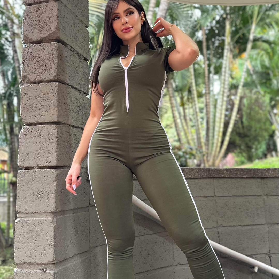 ENTERIZO 3 LÍNEAS LARGO MANGA CORTA VERDE