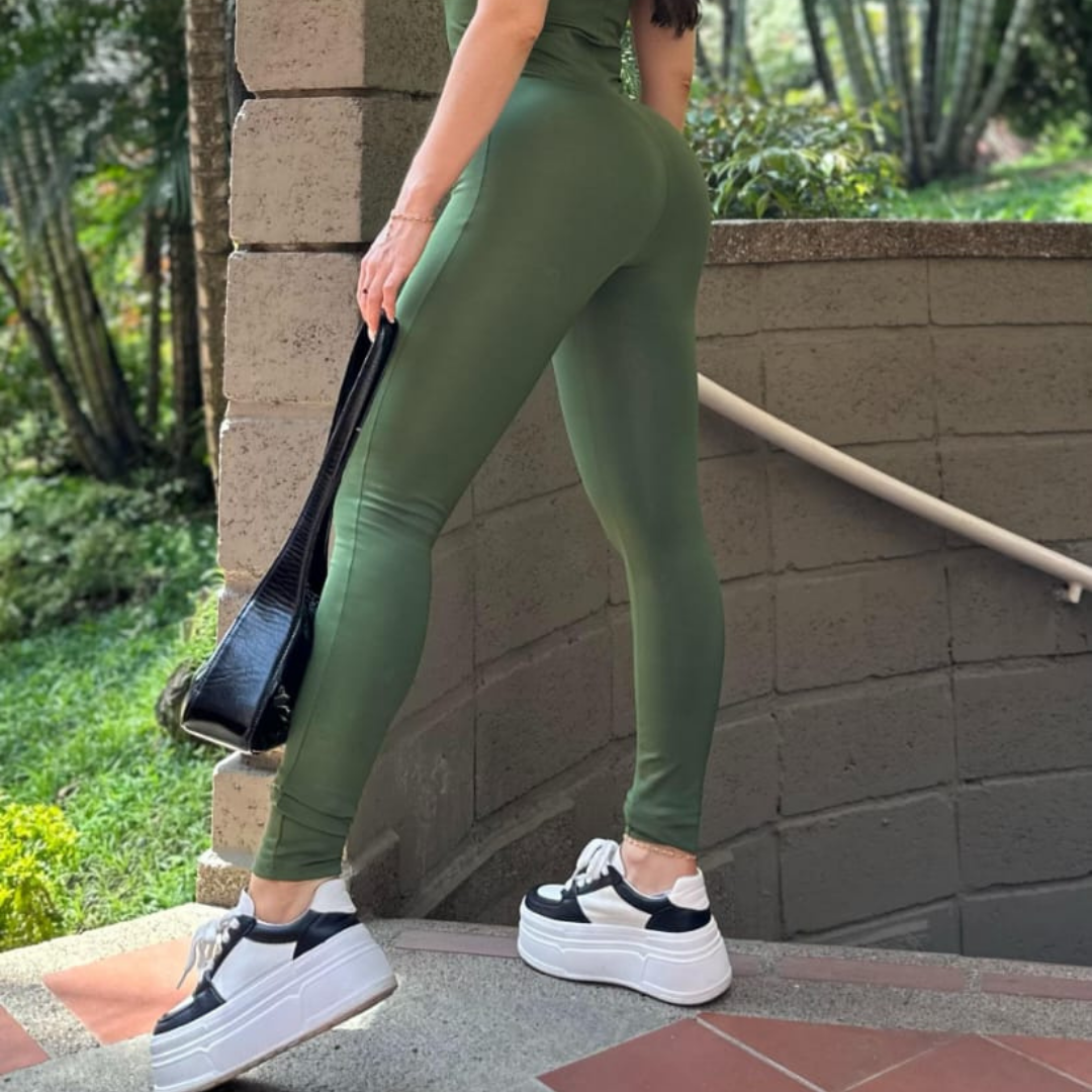 ENTERIZO LARGO MANGA CORTA VERDE