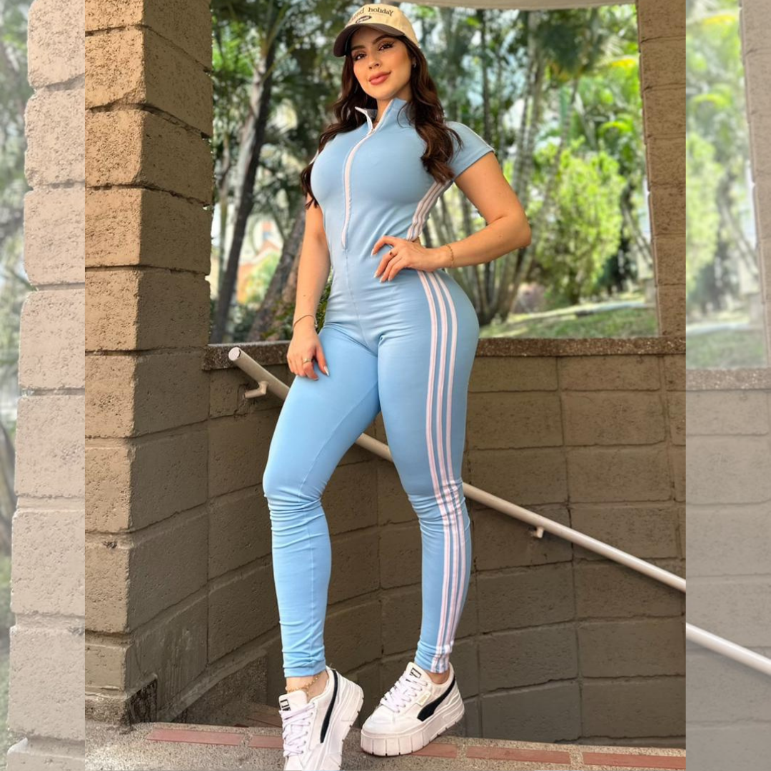 ENTERIZO 3 LÍNEAS LARGO MANGA CORTA CELESTE