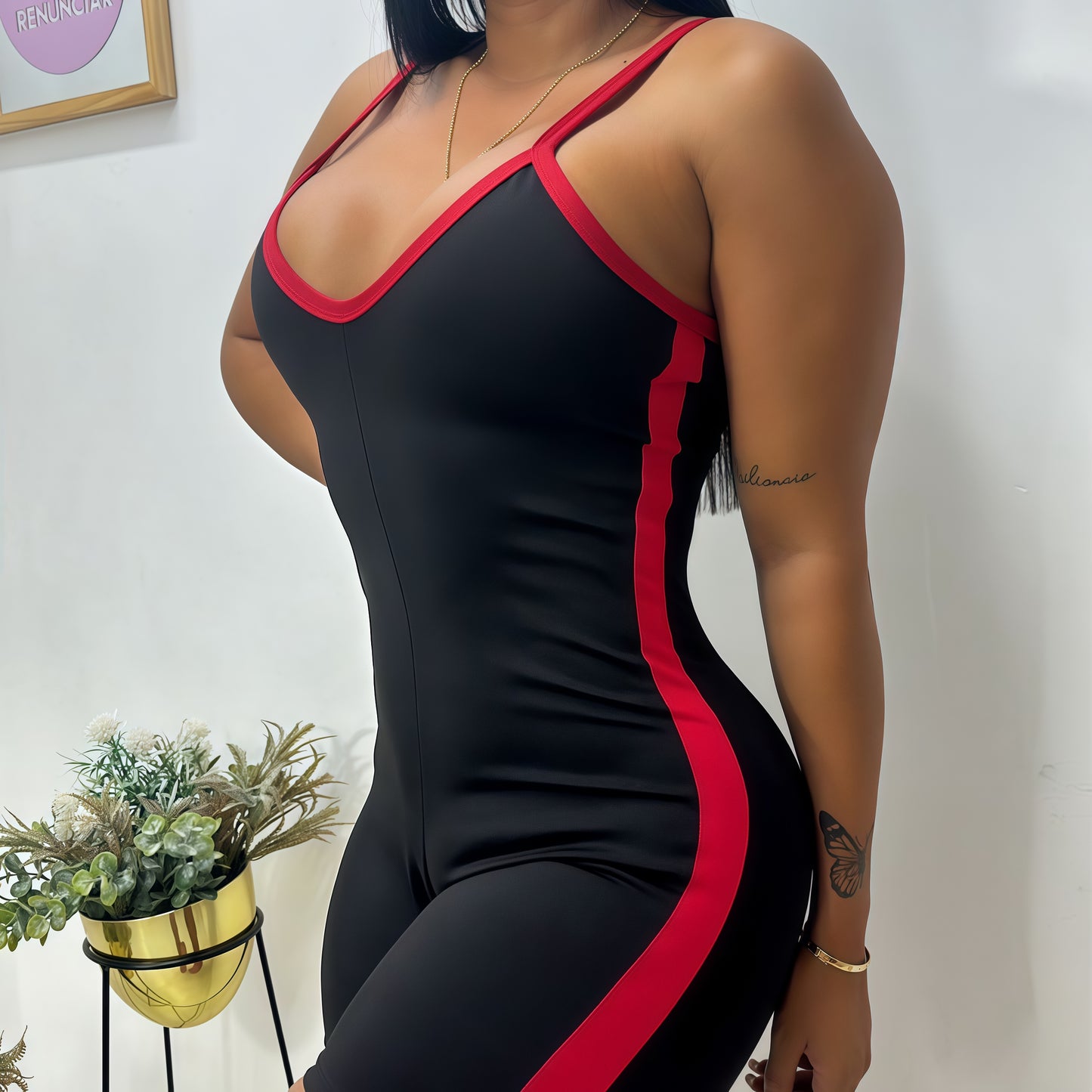 ENTERIZO PANDA CORTO NEGRO RAYA ROJA